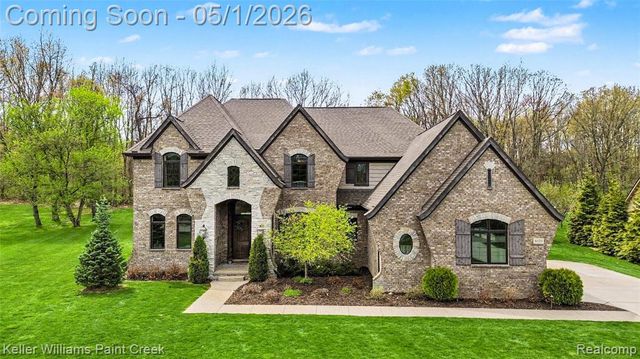 8135 Pine Knob Meadows Drive, Clarkston, MI 48348