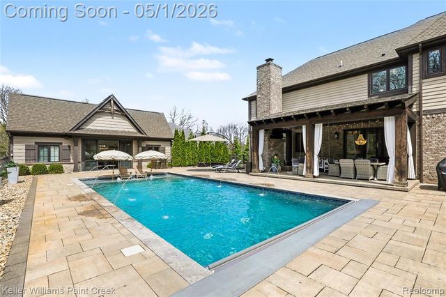 8135 Pine Knob Meadows Drive, Clarkston, MI 48348