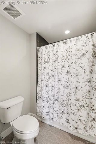 8135 Pine Knob Meadows Drive, Clarkston, MI 48348
