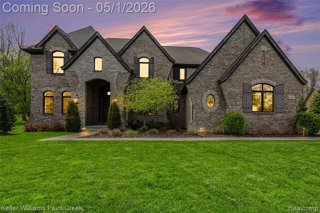 8135 Pine Knob Meadows Drive, Clarkston, MI 48348