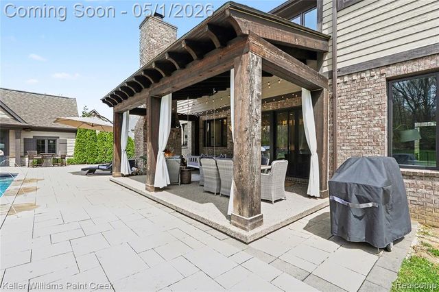 8135 Pine Knob Meadows Drive, Clarkston, MI 48348