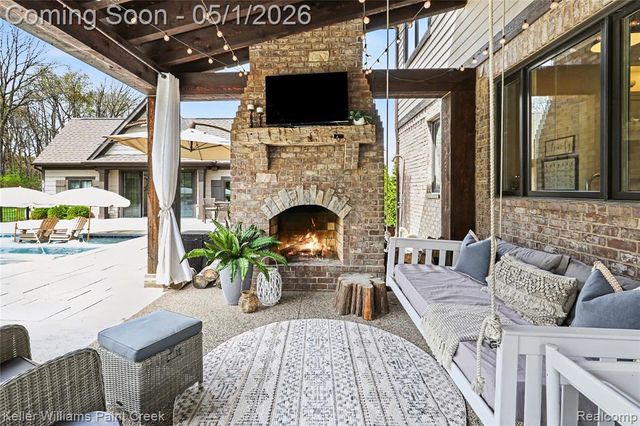 8135 Pine Knob Meadows Drive, Clarkston, MI 48348
