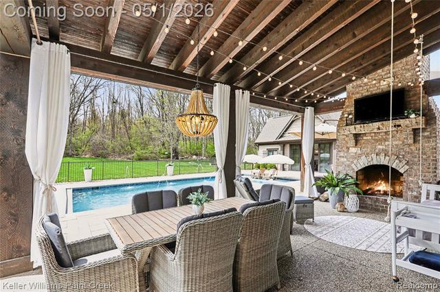 8135 Pine Knob Meadows Drive, Clarkston, MI 48348