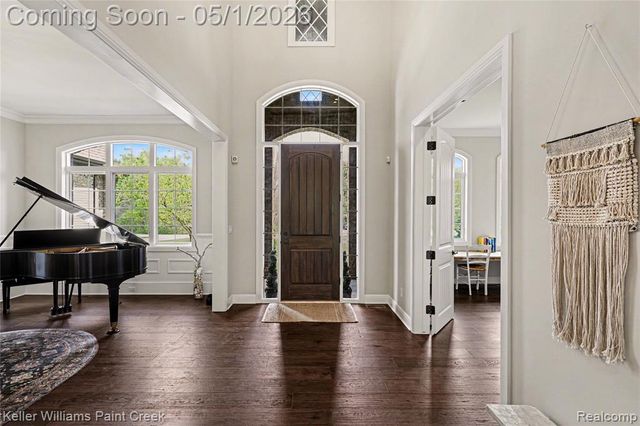 8135 Pine Knob Meadows Drive, Clarkston, MI 48348
