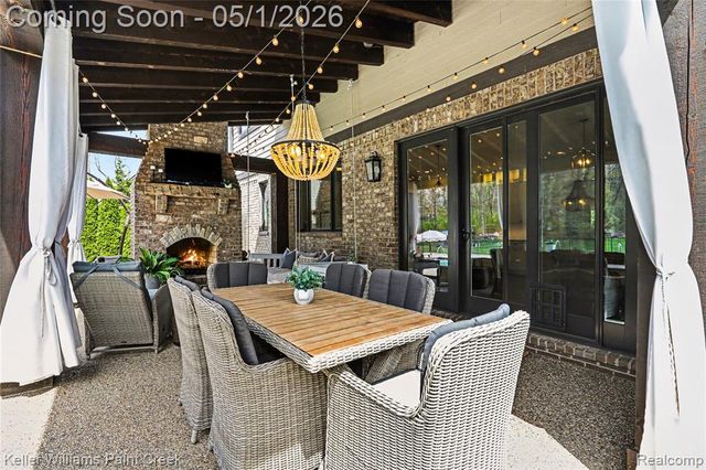 8135 Pine Knob Meadows Drive, Clarkston, MI 48348