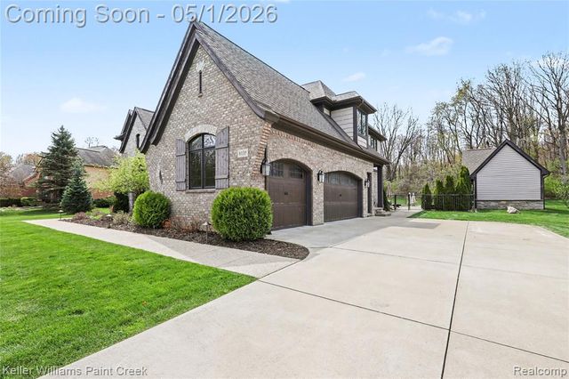 8135 Pine Knob Meadows Drive, Clarkston, MI 48348