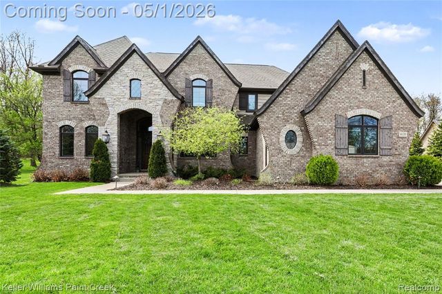 8135 Pine Knob Meadows Drive, Clarkston, MI 48348
