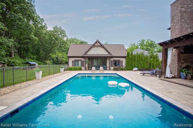8135 Pine Knob Meadows Drive, Clarkston, MI 48348