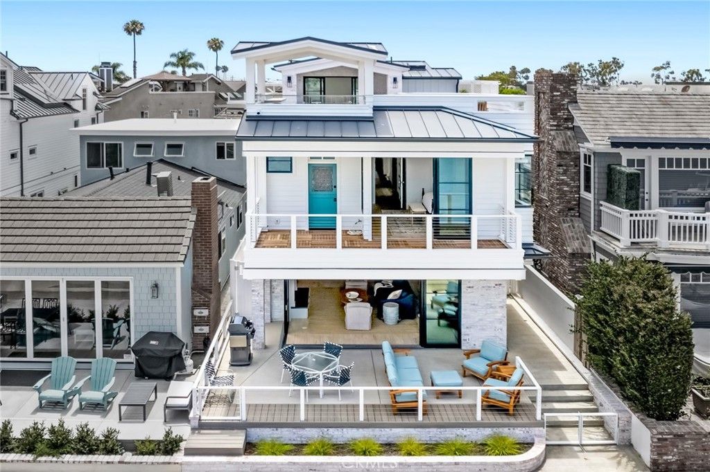 225 E Bay Front, Newport Beach, CA 92662 — exterior