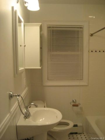 86 Brookline Avenue, East Atlantic Beach, NY 11561