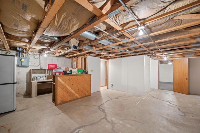 905 Lakeview DRIVE, Silver Lake, WI 53170