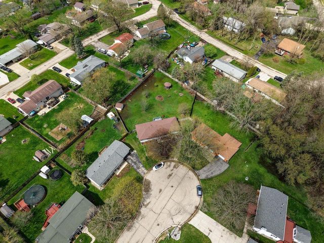 905 Lakeview DRIVE, Silver Lake, WI 53170