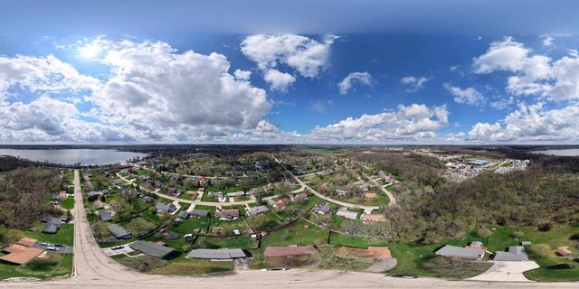 905 Lakeview DRIVE, Silver Lake, WI 53170
