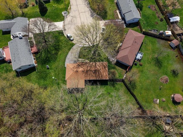 905 Lakeview DRIVE, Silver Lake, WI 53170