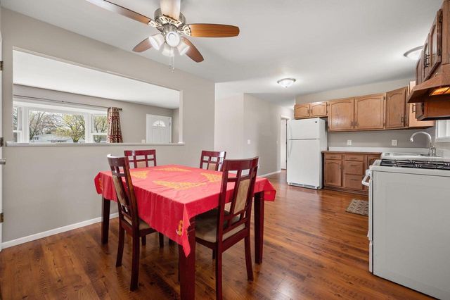905 Lakeview DRIVE, Silver Lake, WI 53170