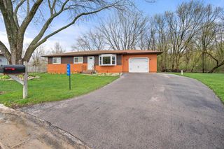 905 Lakeview DRIVE, Silver Lake, WI 53170