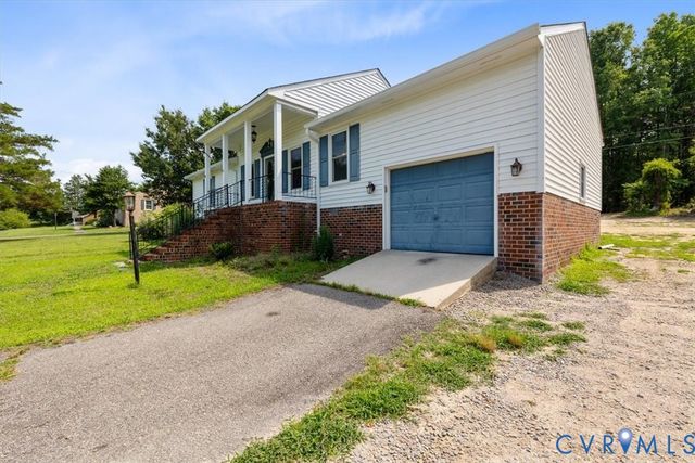 5217 Chesdin Rd, North Dinwiddie, VA 23803
