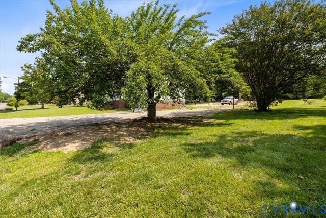 5217 Chesdin Rd, North Dinwiddie, VA 23803