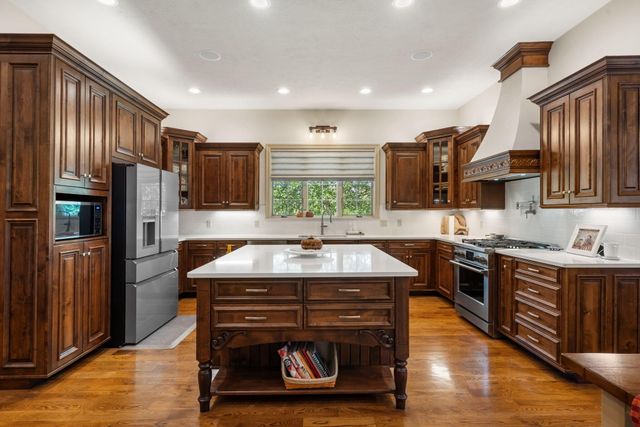 759 N Summercreek Court, Springfield, MO 65802