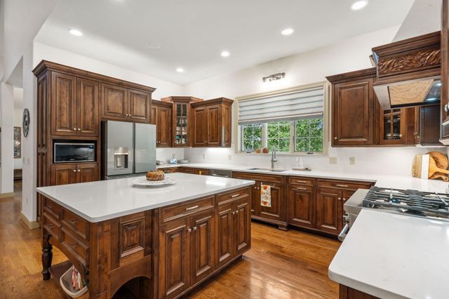 759 N Summercreek Court, Springfield, MO 65802