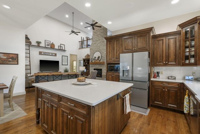 759 N Summercreek Court, Springfield, MO 65802