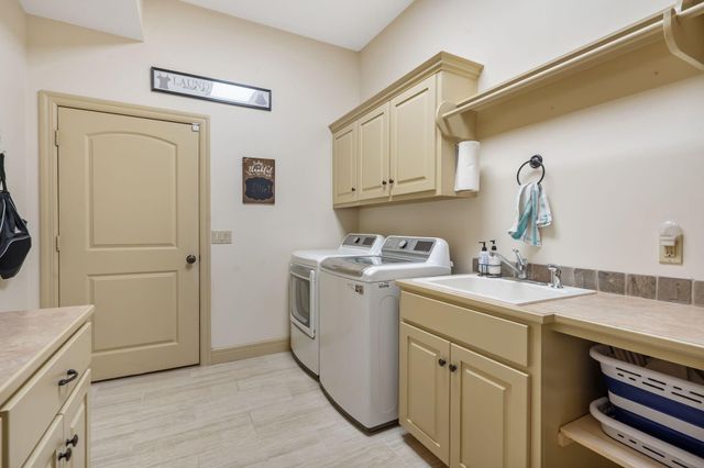 759 N Summercreek Court, Springfield, MO 65802