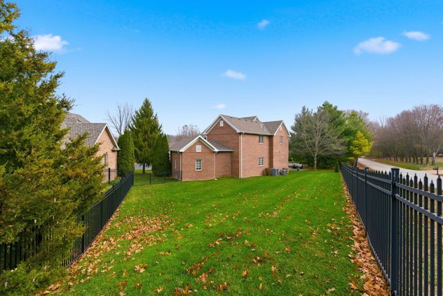 759 N Summercreek Court, Springfield, MO 65802