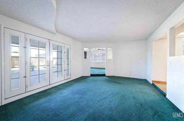 2817 Delburn Street, Bakersfield, CA 93304