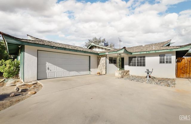 2817 Delburn Street, Bakersfield, CA 93304