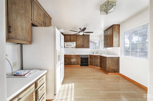 2817 Delburn Street, Bakersfield, CA 93304