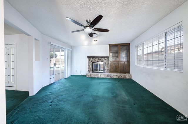 2817 Delburn Street, Bakersfield, CA 93304