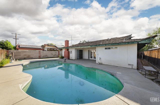 2817 Delburn Street, Bakersfield, CA 93304