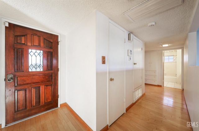 2817 Delburn Street, Bakersfield, CA 93304