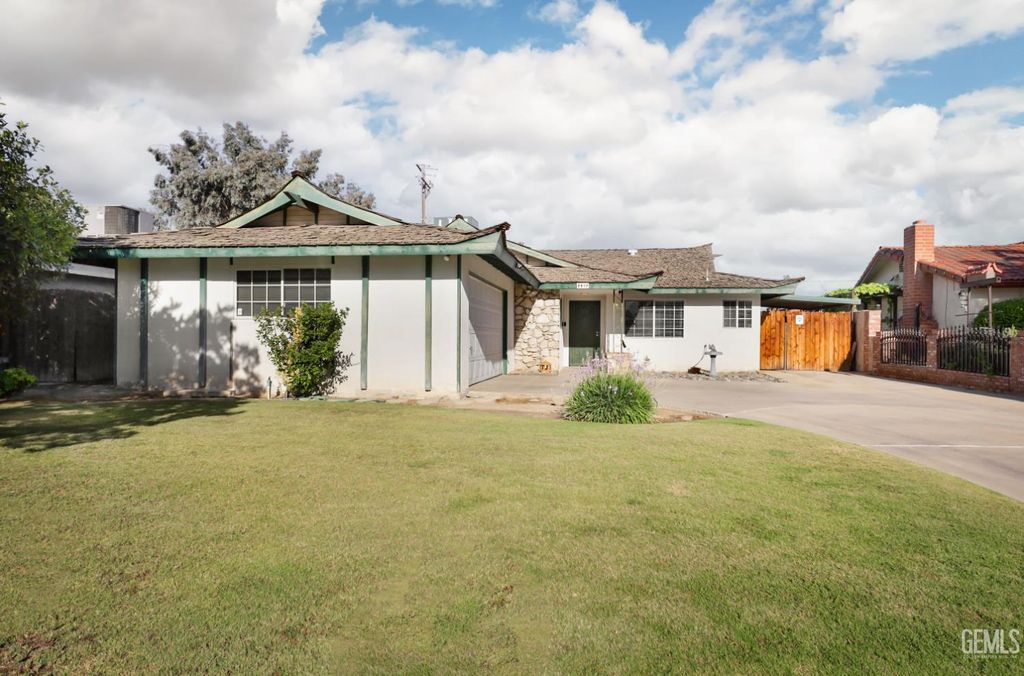 2817 Delburn Street, Bakersfield, CA 93304