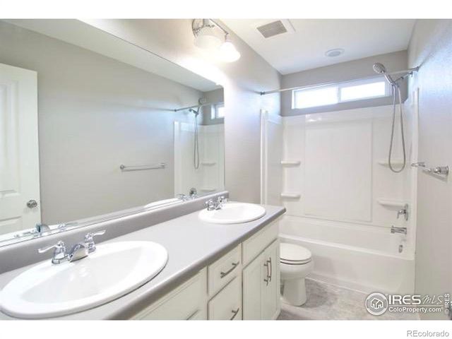 2082 S Cathay Way, Aurora, CO 80013