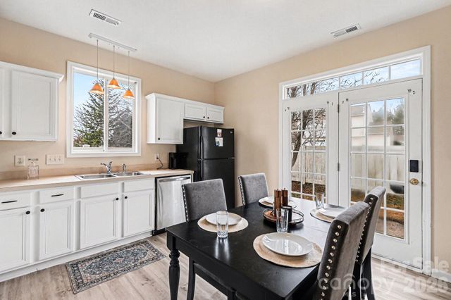8601 Sawleaf Court 46, Charlotte, NC 28215