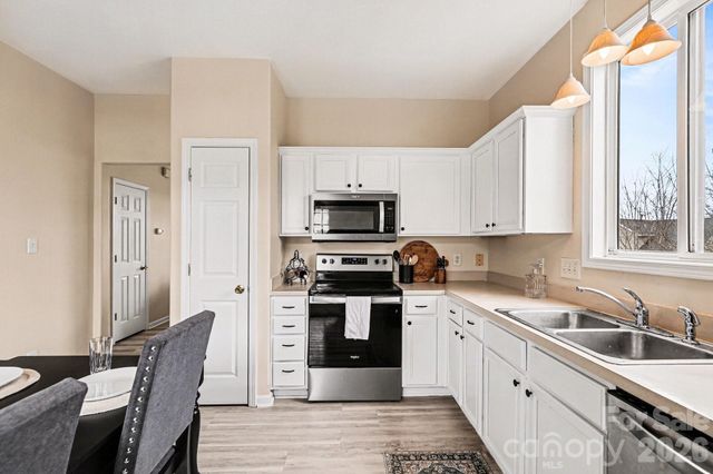 8601 Sawleaf Court 46, Charlotte, NC 28215