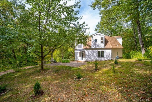 456 Oscawana Lake Road, Putnam Valley, NY 10579