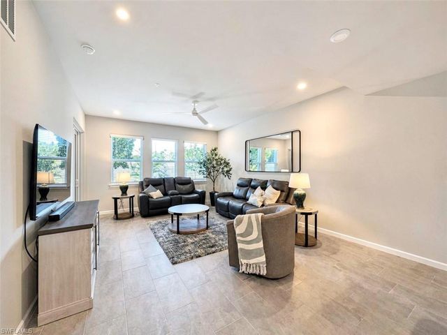 4660 Arboretum CIR 102, Naples, FL 34112