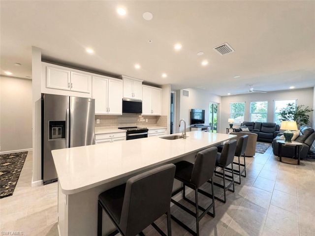 4660 Arboretum CIR 102, Naples, FL 34112