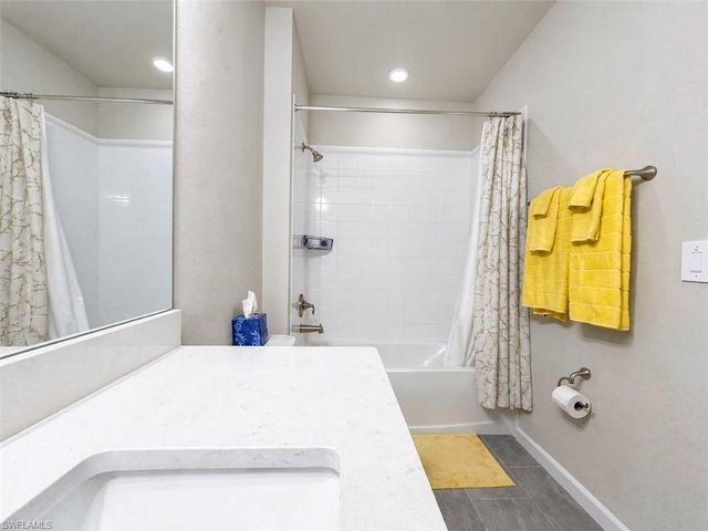 4660 Arboretum CIR 102, Naples, FL 34112