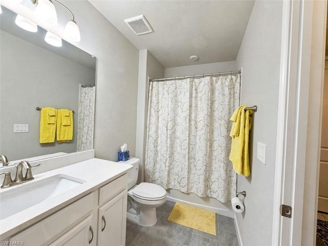 4660 Arboretum CIR 102, Naples, FL 34112