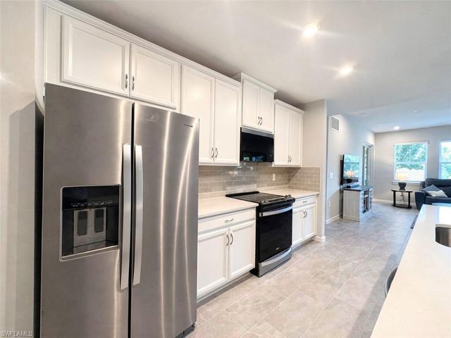 4660 Arboretum CIR 102, Naples, FL 34112