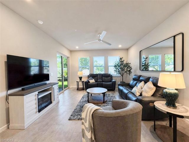 4660 Arboretum CIR 102, Naples, FL 34112