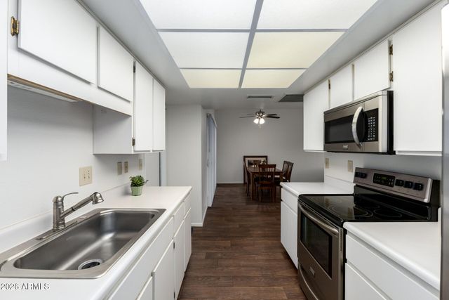 13507 W COUNTRYSIDE Drive, Sun City West, AZ 85375