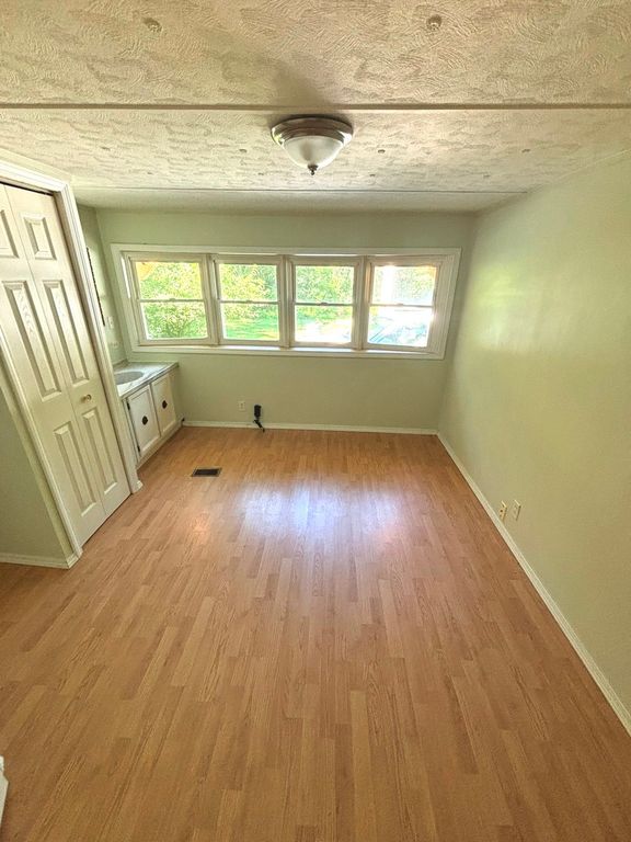 Image 11 of property listing at 4248 Church Road, Salem, IL 62881