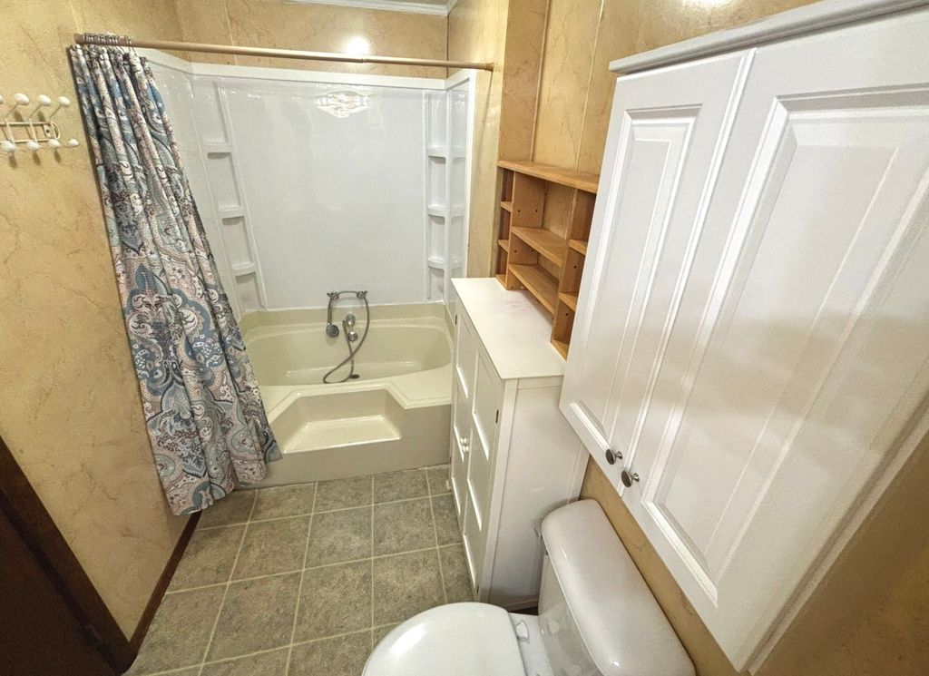 Image 9 of property listing at 4248 Church Road, Salem, IL 62881
