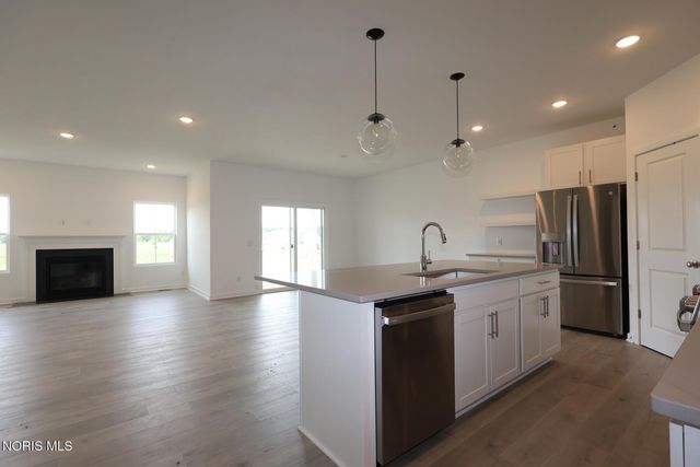 7755 Hank Drive, Holland, OH 43528