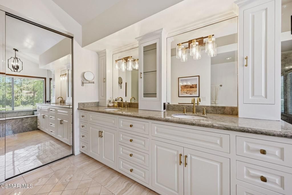 Image 24 of property listing at 1531 El Cerrito Drive, Thousand Oaks, CA 91362