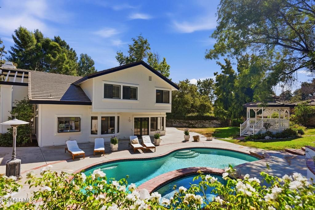 Image 32 of property listing at 1531 El Cerrito Drive, Thousand Oaks, CA 91362